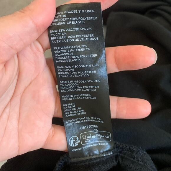 By Anthropologie Strapless Eyelet Jumpsuit Sz Medium Black‎ Chic Beach Pull On - Picture 10 of 10